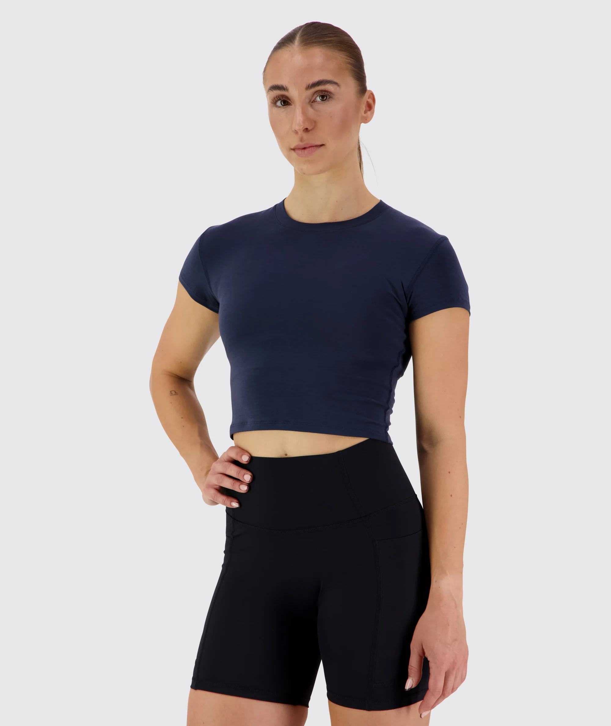 Cropped Short Sleeve - Image 19